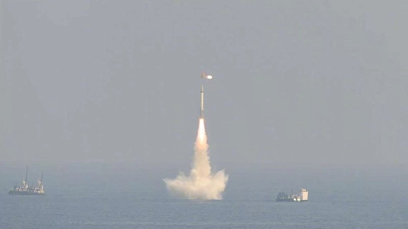 Пуск ядерной баллистической ракеты подводного базирования K-4, Индия